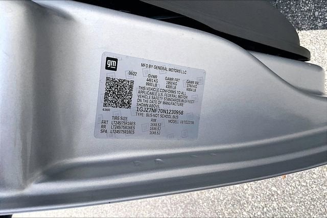 2022 GMC Savana Passenger 3500 LS