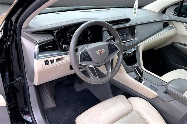 2017 Cadillac XT5 Luxury FWD