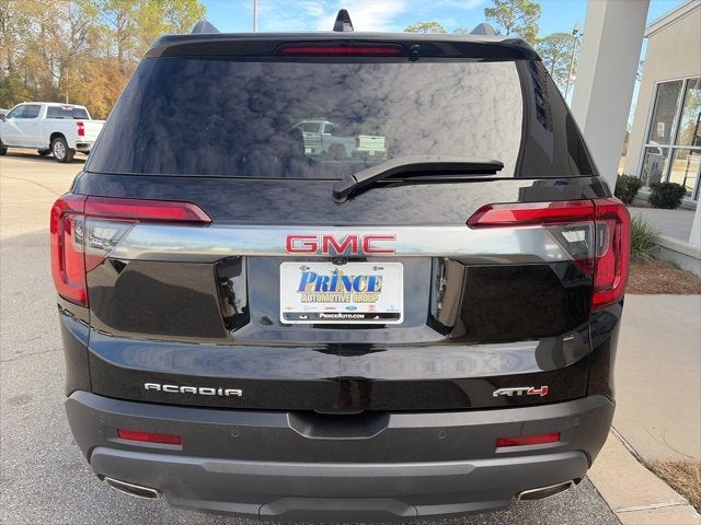 2022 GMC Acadia AT4