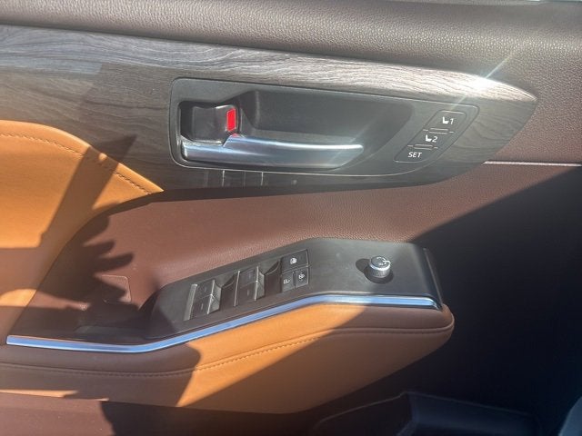 2022 Toyota Highlander Platinum