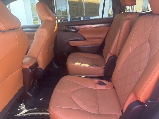2022 Toyota Highlander Platinum