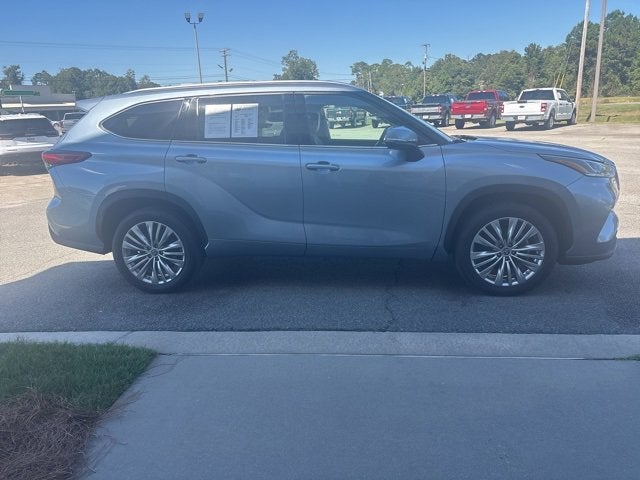 2022 Toyota Highlander Platinum
