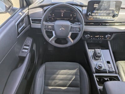 2024 Mitsubishi Outlander SE