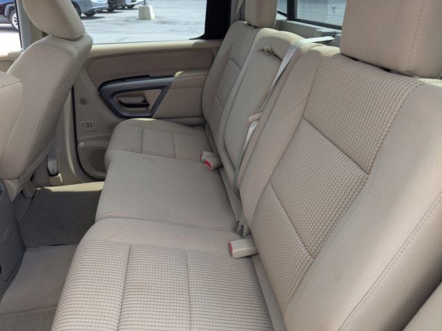2015 Nissan Titan SV