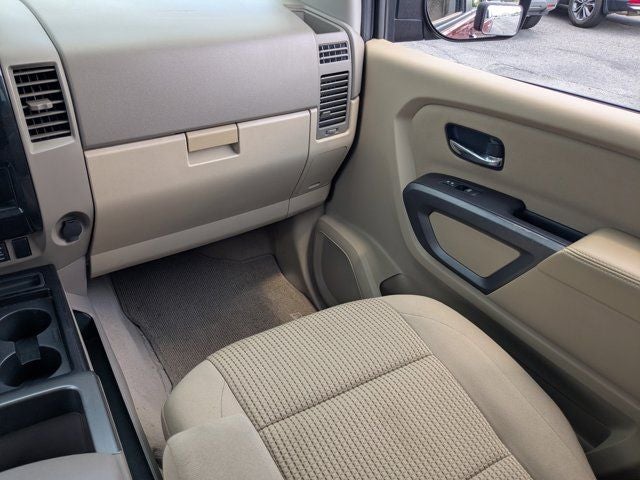 2015 Nissan Titan SV