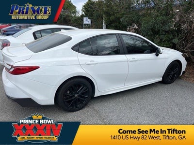 2025 Toyota Camry SE