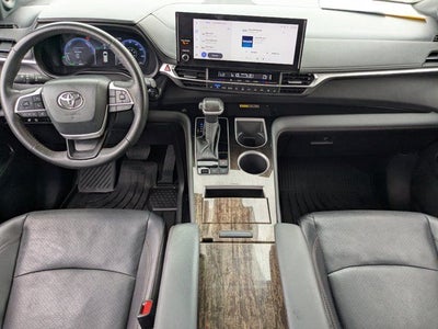 2025 Toyota Sienna Platinum 7 Passenger