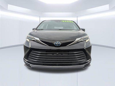 2025 Toyota Sienna Platinum 7 Passenger