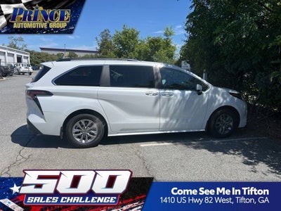 2025 Toyota Sienna XLE 8 Passenger
