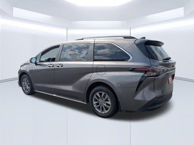 2024 Toyota Sienna XLE 8 Passenger