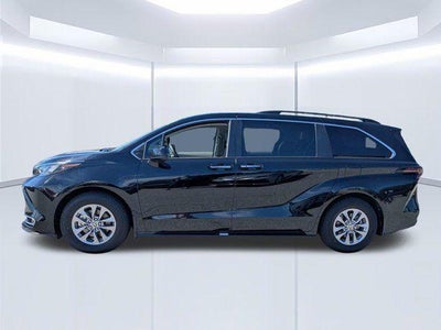 2024 Toyota Sienna XLE 8 Passenger