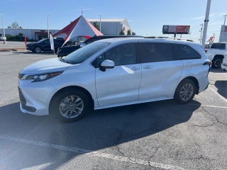 2025 Toyota Sienna XLE 8 Passenger