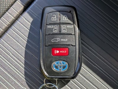 2025 Toyota Sienna XLE