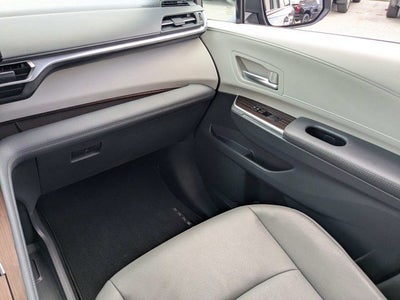 2024 Toyota Sienna XLE 8 Passenger