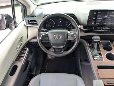 2024 Toyota Sienna XLE 8 Passenger