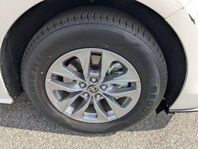 2024 Toyota Sienna XLE 8 Passenger