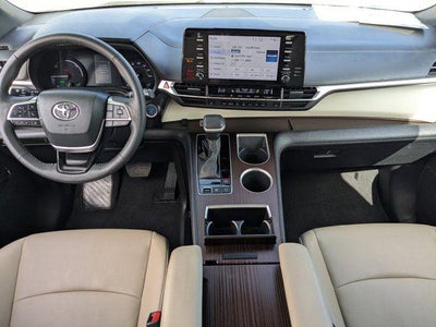 2024 Toyota Sienna XLE 8 Passenger