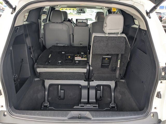 2025 Toyota Sienna XLE 8 Passenger