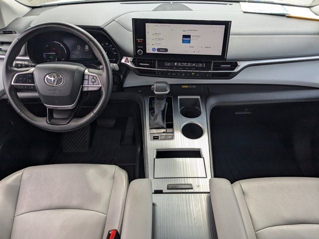 2025 Toyota Sienna XLE 8 Passenger