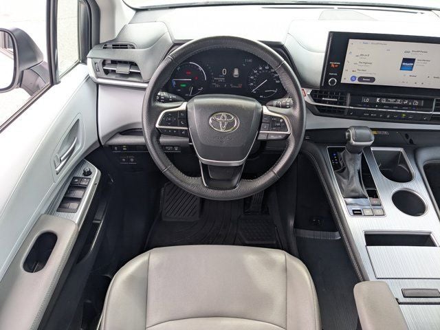 2025 Toyota Sienna XLE 8 Passenger