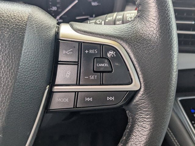 2025 Toyota Sienna XLE 8 Passenger