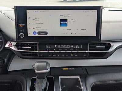 2025 Toyota Sienna XLE 8 Passenger