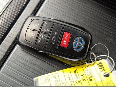 2025 Toyota Sienna XLE 8 Passenger