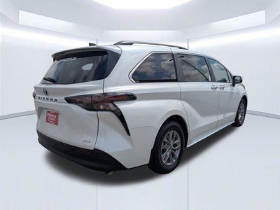2025 Toyota Sienna XLE 8 Passenger