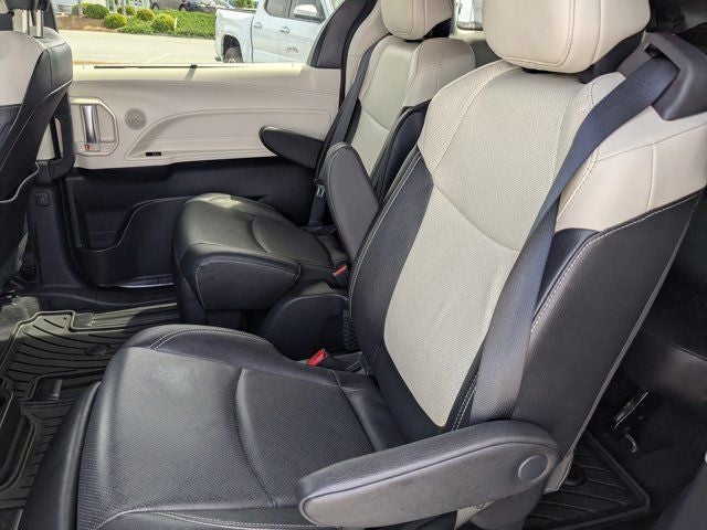 2025 Toyota Sienna Limited 7 Passenger