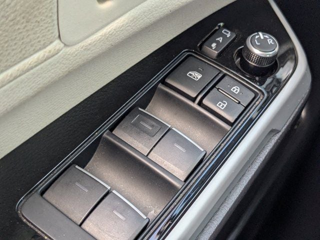 2025 Toyota Sienna Limited 7 Passenger