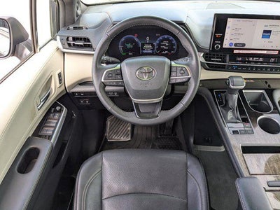 2025 Toyota Sienna Limited 7 Passenger