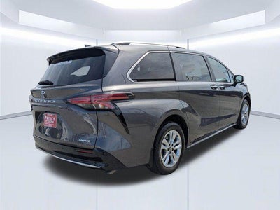 2025 Toyota Sienna Limited 7 Passenger