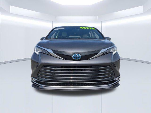 2025 Toyota Sienna Limited 7 Passenger