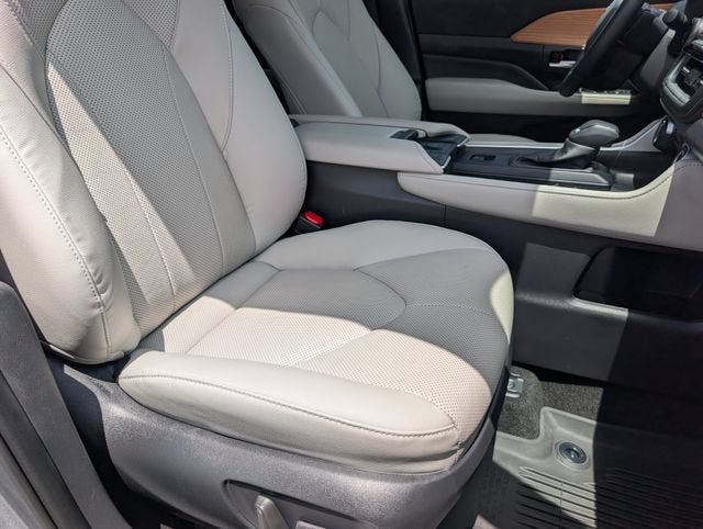 2026 Toyota Grand Highlander LE