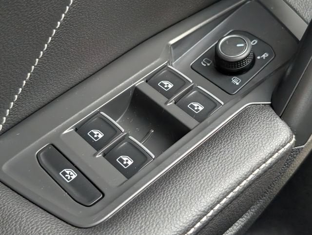 2024 Volkswagen Tiguan SEL R-Line