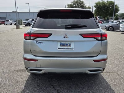 2024 Mitsubishi Outlander SE